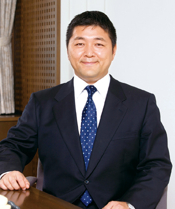 瀧野川女子学園 理事・副校長 山口 龍介