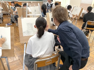 ６/７(土)高校受験生向けのデッサン教室と中学受験生向けの学校説明会を行いました