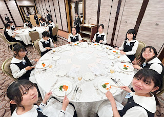 高校１年生が明治記念館でテーブルマナー講座を受講しました
