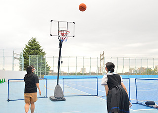あかつき祭企画「狙え!シュート 〜バスケ部からの挑戦状〜」を行いました