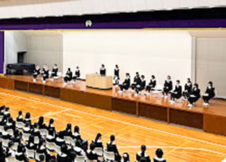 高校生徒会役員を決める立会演説会と選挙を行いました