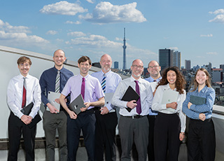 日本人英語教師とネイティブ教員がチームで「使える」英語を育みます