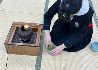 新たに拝見の作法を学びました