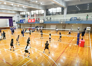 本校体育館で第30回Friendly Cupを開催しました