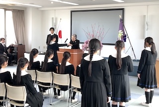 ３/４（水）に中学課程修了式を行いました。