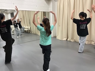 小学生対象に『ホップ・ステップ・ダンス！楽しく踊ろう』、中学生対象に『Dance Party 2026〜Early Summer Ver.』と銘打って体験会を行いました