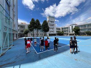 6/6 (土)のオープンスクールでテニス部に小学5年生の4名が体験に来てくれました