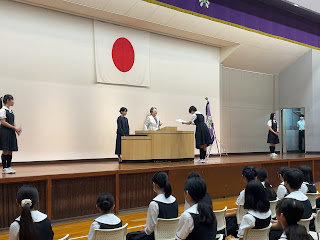 終業式で学年別大会で入賞した高校1年、2年の部員2名が表彰されました