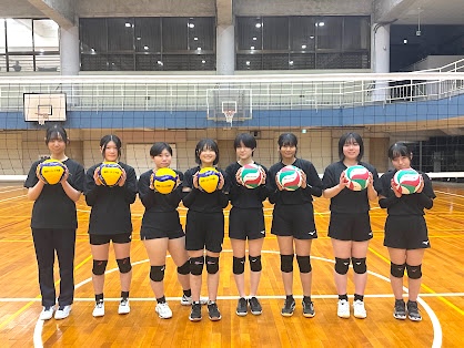 8月1日（土）に行われる夏のオープンスクールで「繋ぐ！〜夏のバレーボール体験会〜」という講座を実施します！