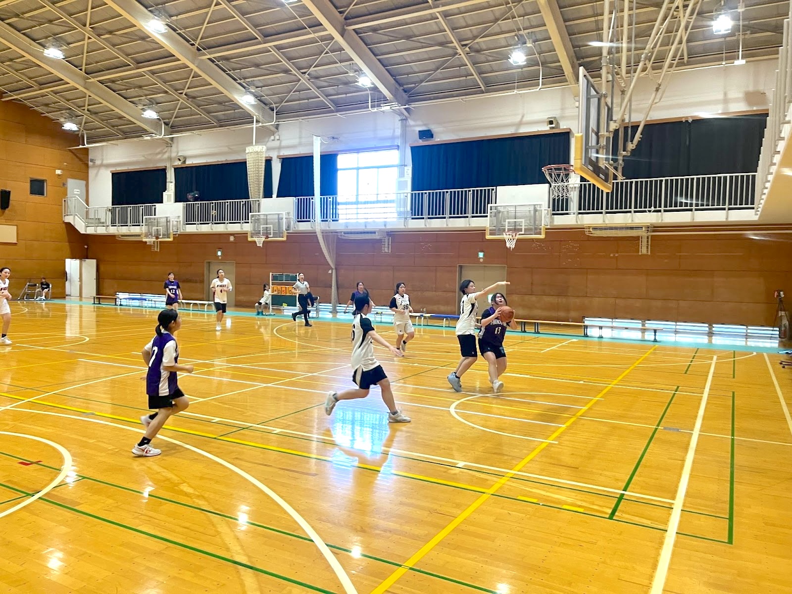 都立富士高校さんにお邪魔し、練習試合を行いました。
