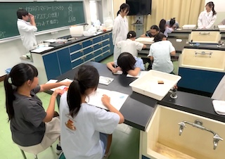 ８/１（土）、２（日）と、受験生向けの「夏のオープンスクール」を開催しました